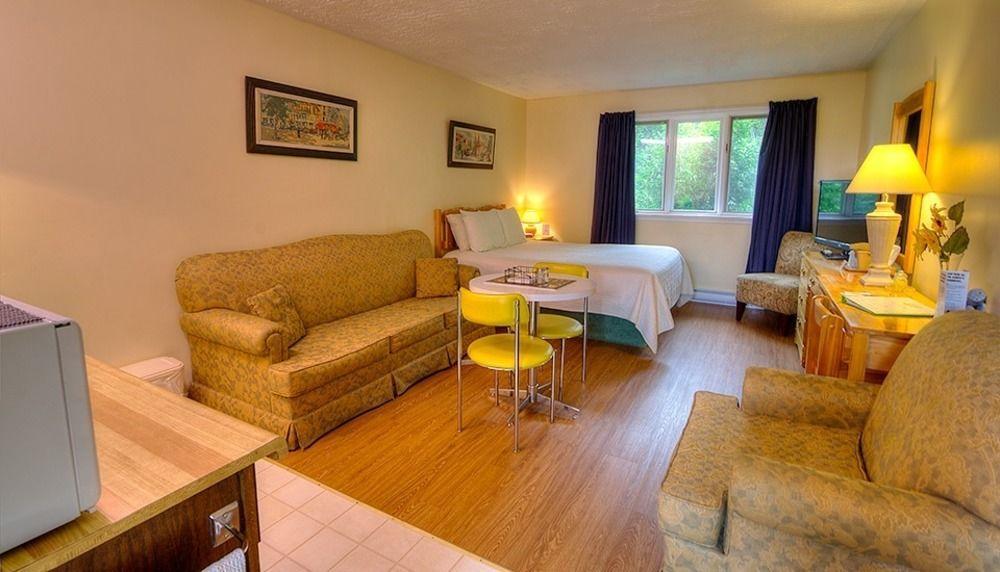 Picket Fence Motel St. Andrews By The Sea Exterior foto